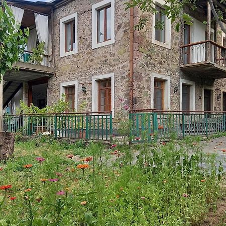 Alex B&B Kapan Exterior photo