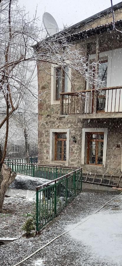 Alex B&B Kapan Exterior photo