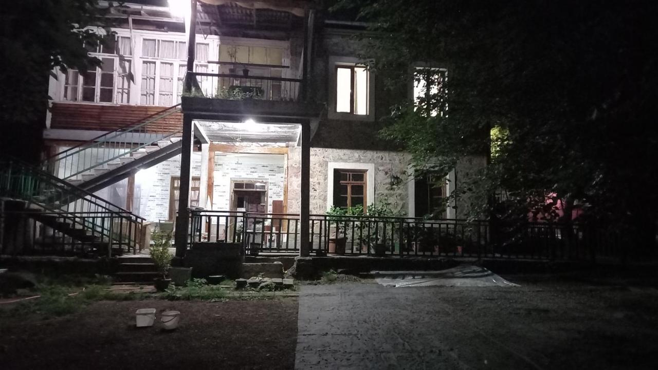 Alex B&B Kapan Exterior photo